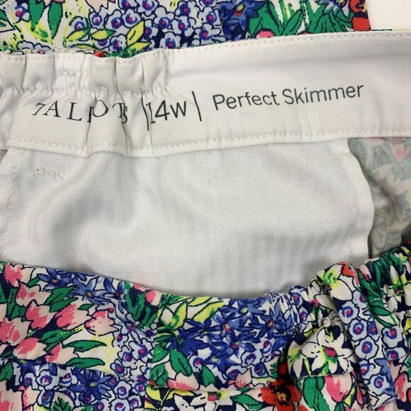 Talbots Womens Perfect Skimmer Floral Cropped Pants Size 14W Cotton Spandex - Picture 14 of 14